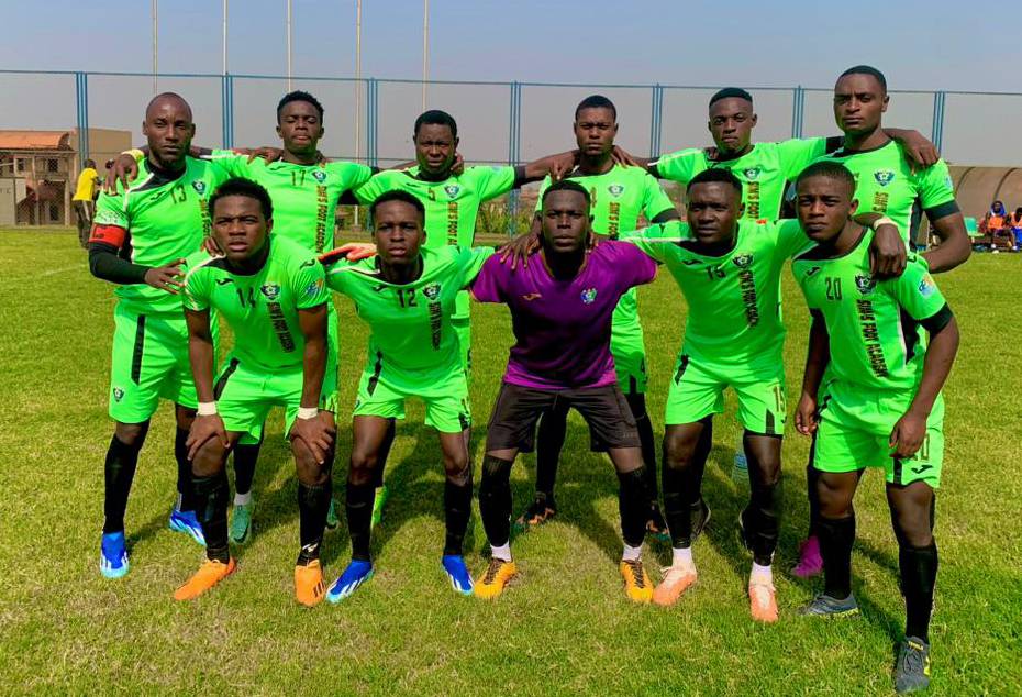 onze entrant de Sims FC de Bafoussam