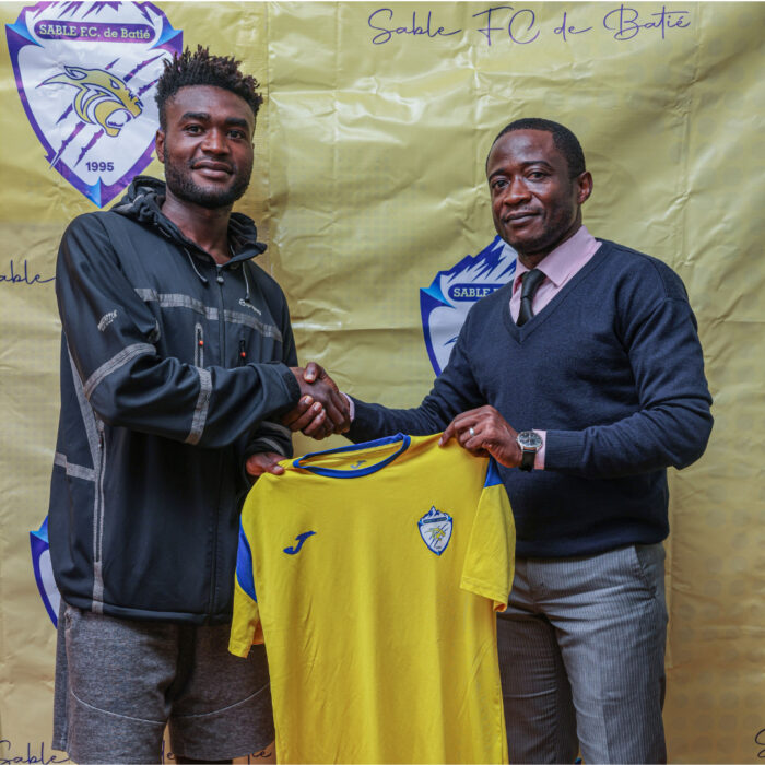 Tsefo Ivan et Le secretaire general de Sable FC M. Julio Koagne